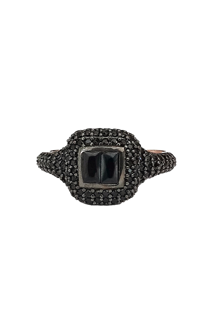 SİYAH TAŞLI KARE YÜZÜK