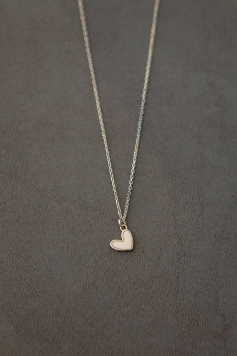 BEYAZ MİNELİ İTHAL KALP KOLYE