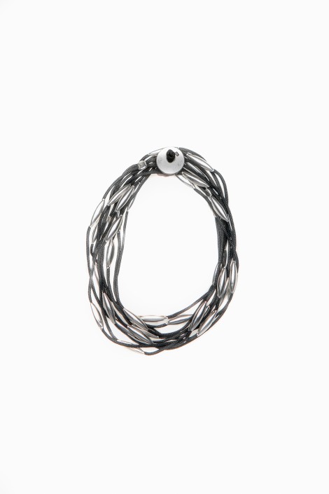 ÇOK DOLAMALI TASARIM SİYAH BİLEKLİK 1